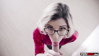 Mummy guzzled my spunk for Christmas after blowing