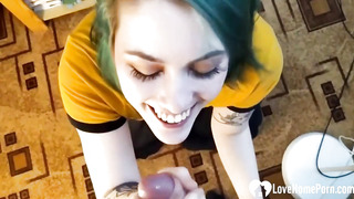 Green Saw Sweetie Gargles The Life Out Of My Man Meat