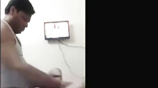 Desi wifey ki thukayi douche mein