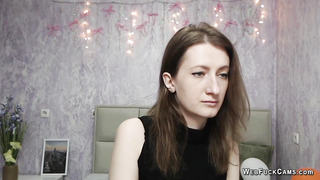 Brunette amateur in black bra chat on webcam show
