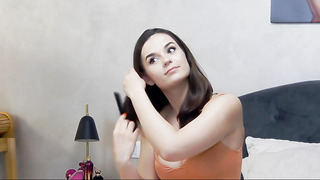 Brunette beauty live Offer of free shows