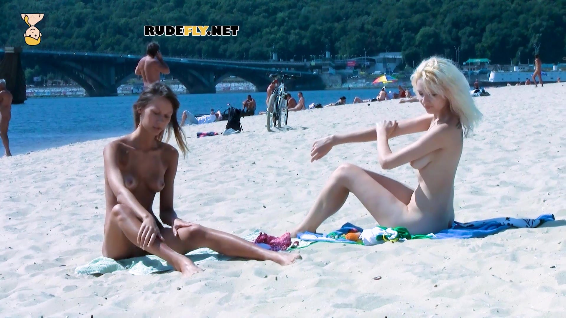 Young nudist fresh hotties caught on a [censored]