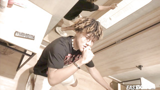 Latino muscle beach boy Ciao Alves is showering abs