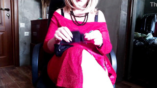 The choice is yours! Mature COUGAR and her jaw-dropping butt