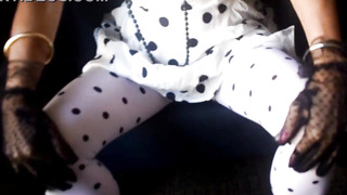 Super hot GILF Dawn Layla Polka Dot sole taunt