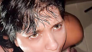 BEAUTIFUL URINATE GULPING TEENAGER!